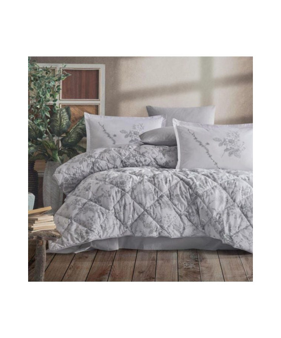 لحاف كلاسي كشكش 8 قطع مجوز 240*260